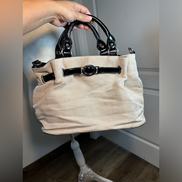 Nine West Faux Leather Exterior
Beige and black Bags & Handbags - Picture 9 of 11